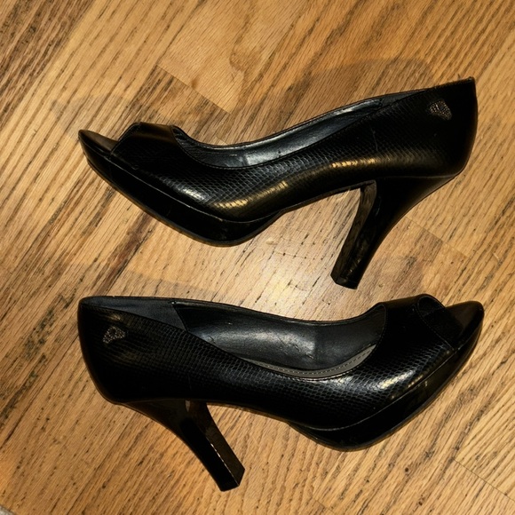 Fergalicious Women's Gem Black Patent All Man Open Toe Heel Pump Shoe 8.5 - Picture 4 of 12